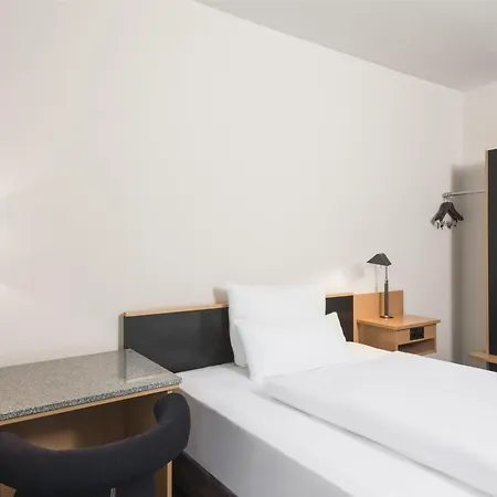 Hotel Nh 4*