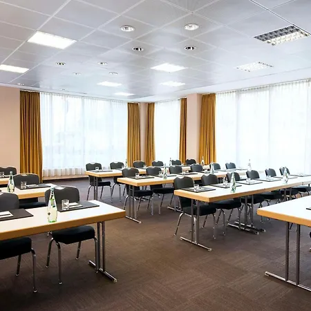 إن إتش مدينة فندق 4*