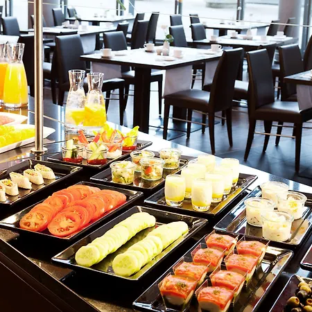 Nh 4* Ντίσελντορφ