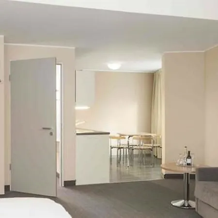 Nh 4* Ντίσελντορφ